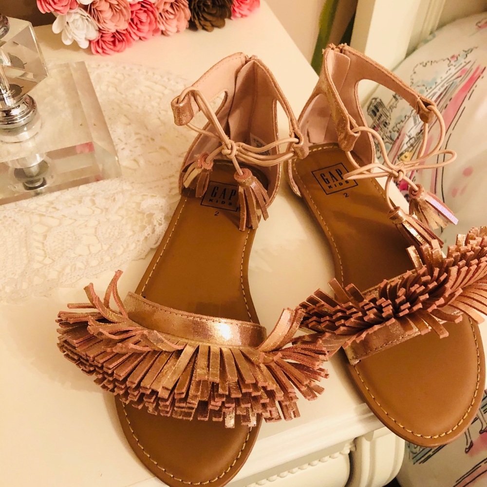 GAP girls sandals